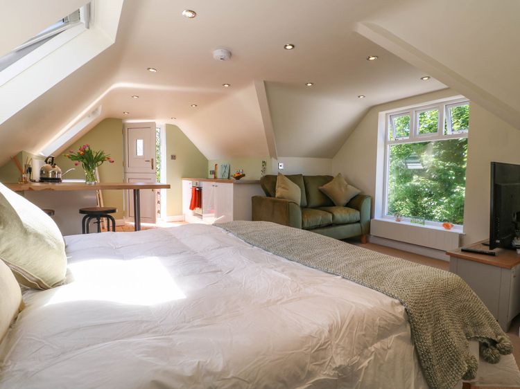 Roston Retreat, listing photograph 11