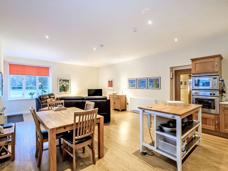 Tullich Apartment, listing photograph 9