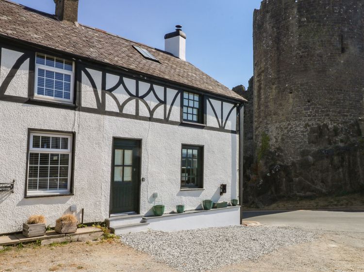 Hilltop Cottage, listing photograph 2