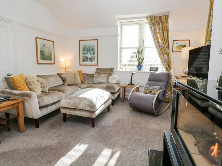 The Bolt Hole, listing photograph 3