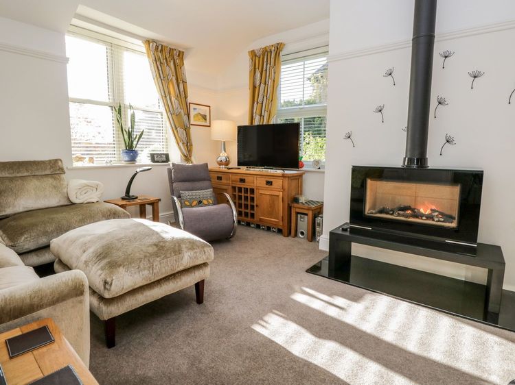 The Bolt Hole, listing photograph 4