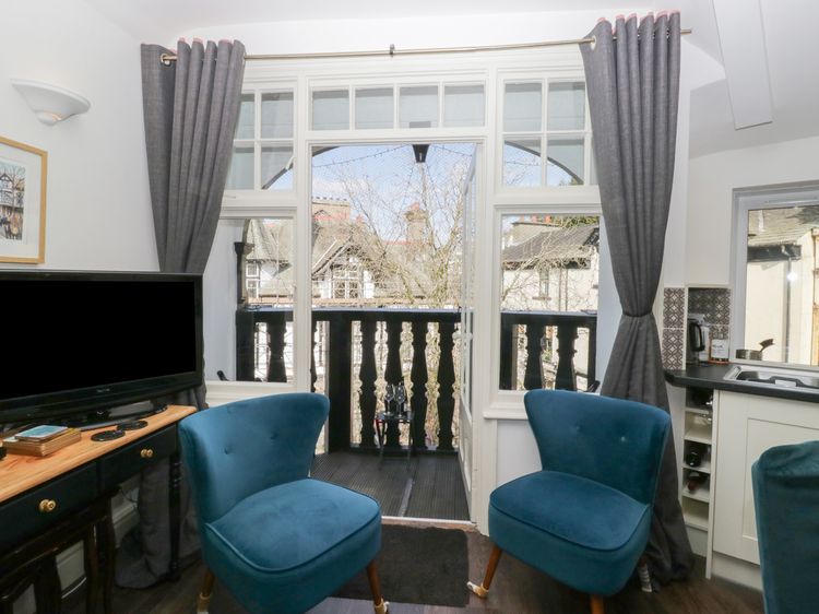 Two West End, listing photograph 5