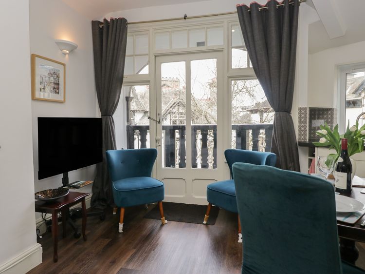 Two West End, listing photograph 4