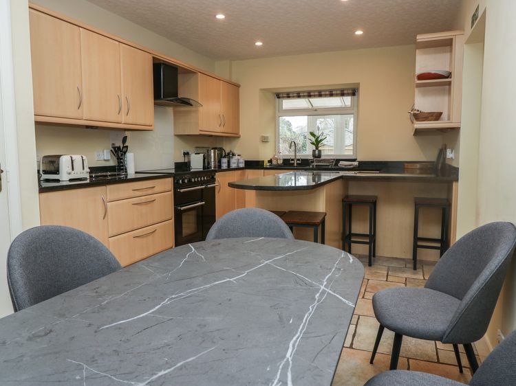 Heron View House, listing photograph 12