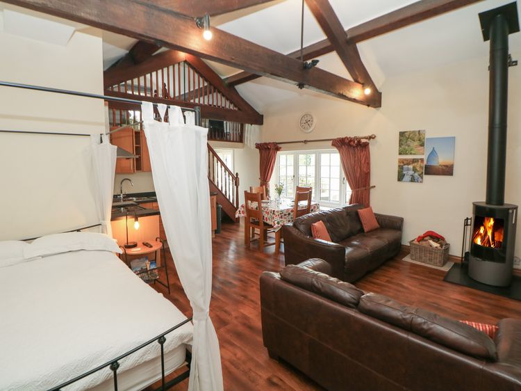Oakenbank Barn, listing photograph 10