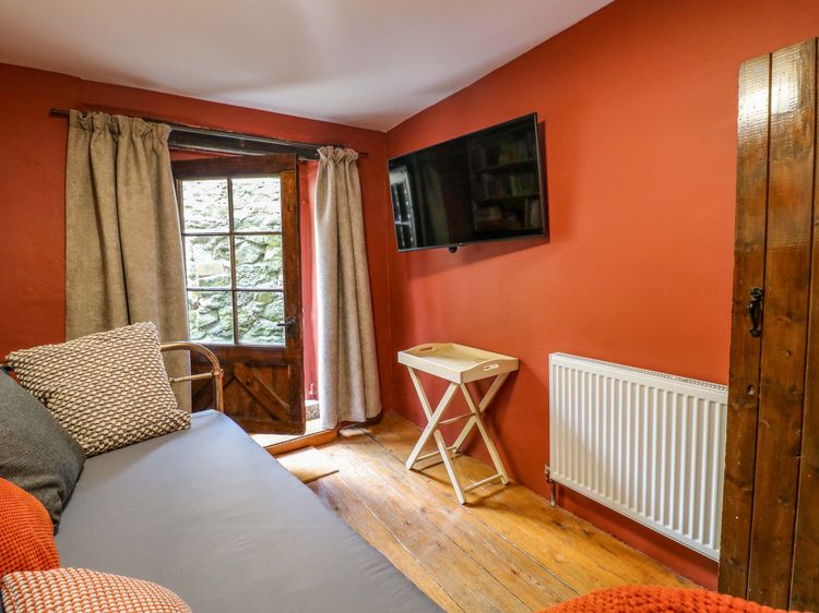 Chimney Cottage, listing photograph 8