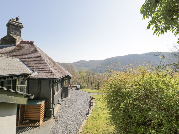 Bwthyn y Coediwr (The Woodcutters Cottage), listing photograph 2