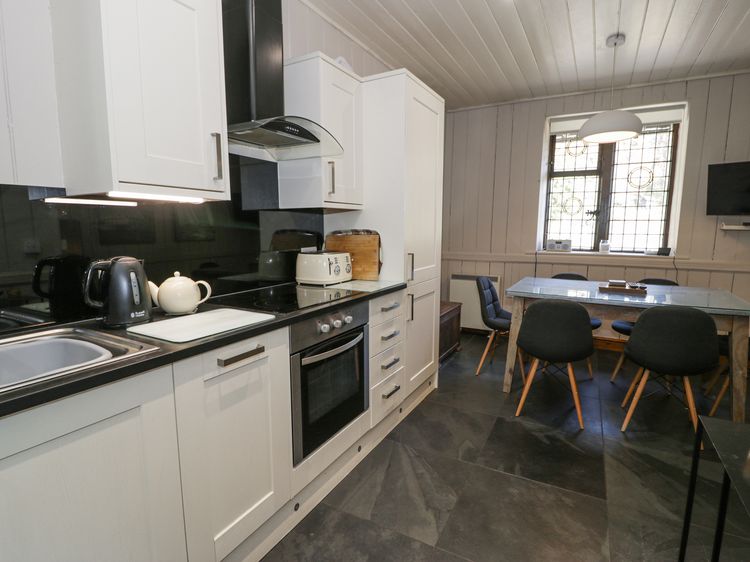 Bwthyn y Coediwr (The Woodcutters Cottage), listing photograph 10