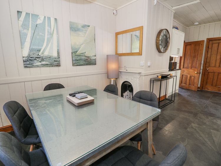 Bwthyn y Coediwr (The Woodcutters Cottage), listing photograph 11