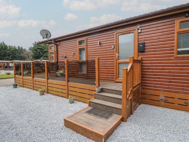 Lodge 2, listing photograph 2