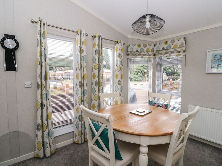 Lodge 2, listing photograph 7