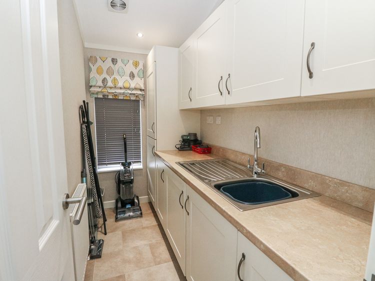 Lodge 2, listing photograph 12