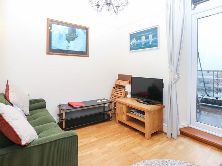 Captain’s Quarters, listing photograph 3