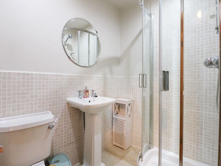 Captain’s Quarters, listing photograph 11