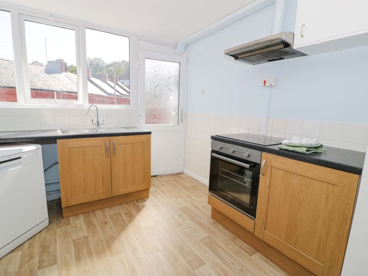 Bryn Hyfryd, listing photograph 9