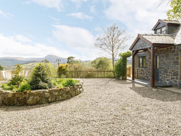 Cyffdy Cottage - Aran, listing photograph 2