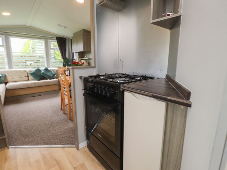 Caravan, listing photograph 6