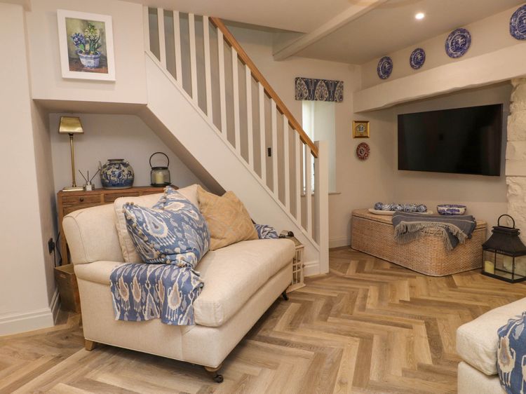 6 Rose Cottage, listing photograph 2