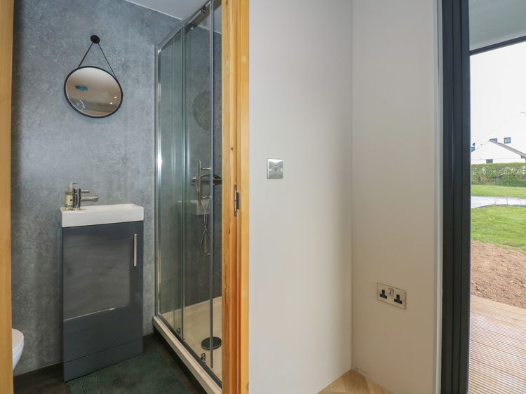 Caban, listing photograph 11