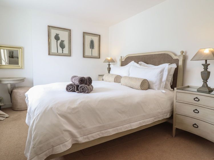 3 Rosemary Lane, listing photograph 11