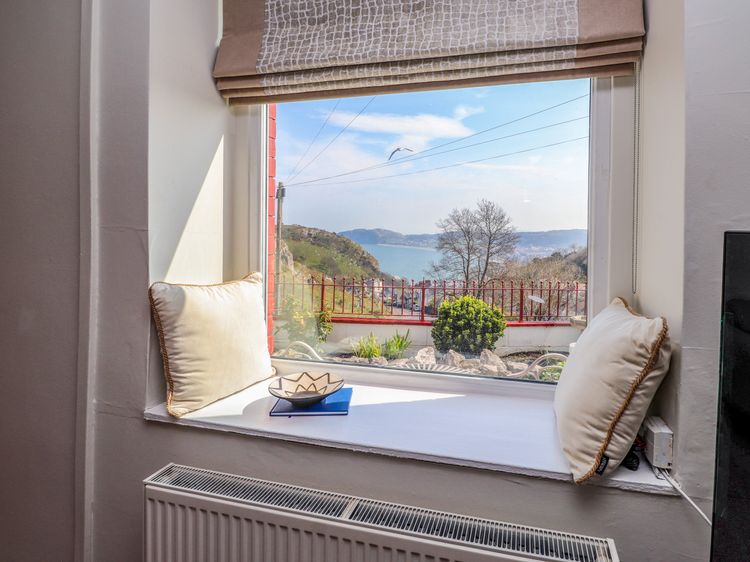 4 Bay View Terrace, listing photograph 9