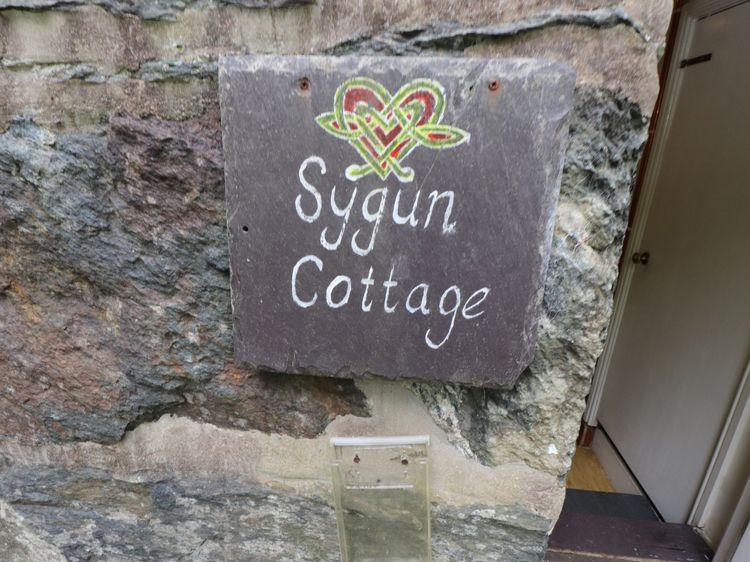 Sygun Cottage, listing photograph 2