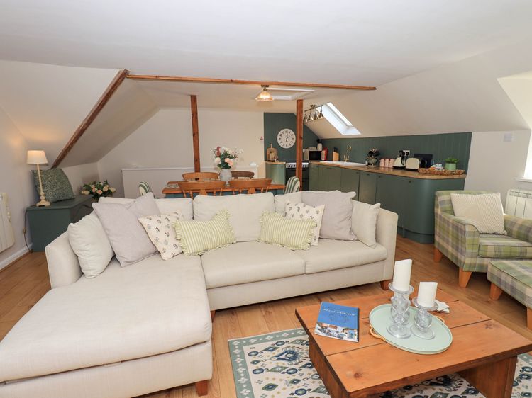 Corner Cottage, listing photograph 7