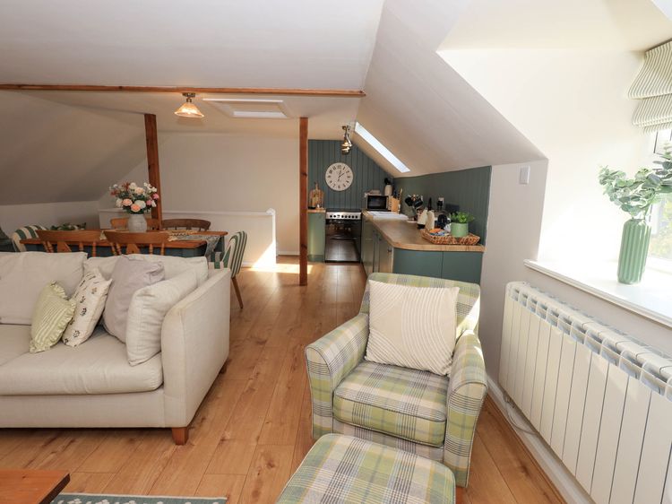 Corner Cottage, listing photograph 8