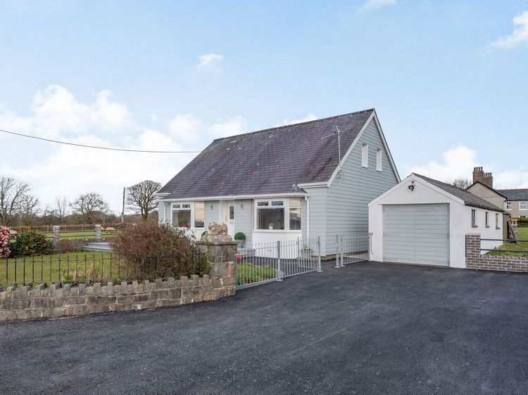 Bryn Derw, listing photograph 2
