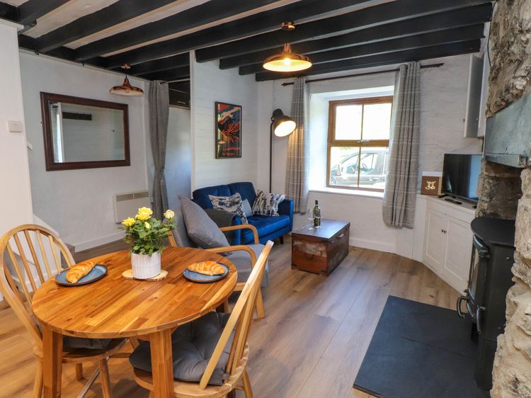 4 Old Tanrhiw, listing photograph 4