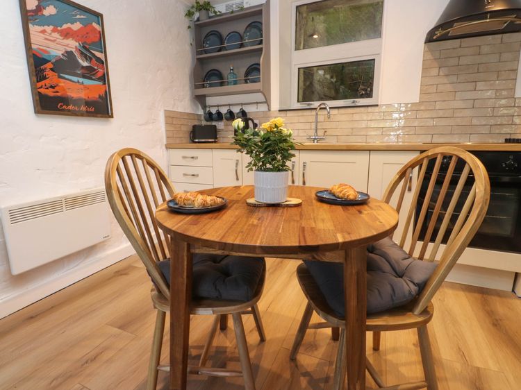 4 Old Tanrhiw, listing photograph 7