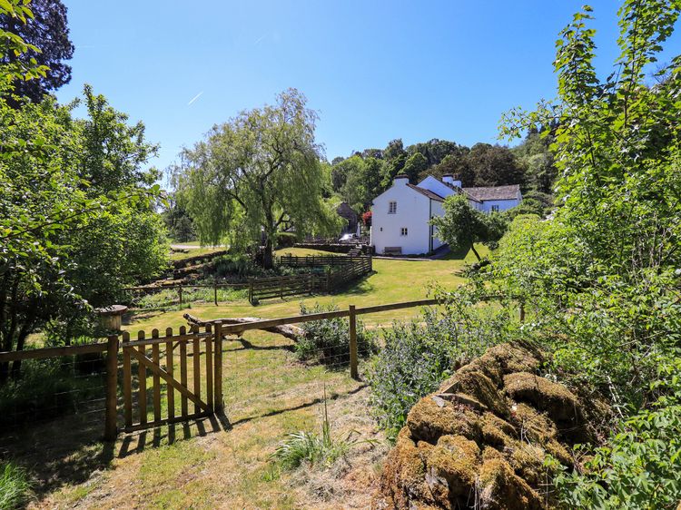 Great Hartbarrow Farm Cottage, listing photograph 2