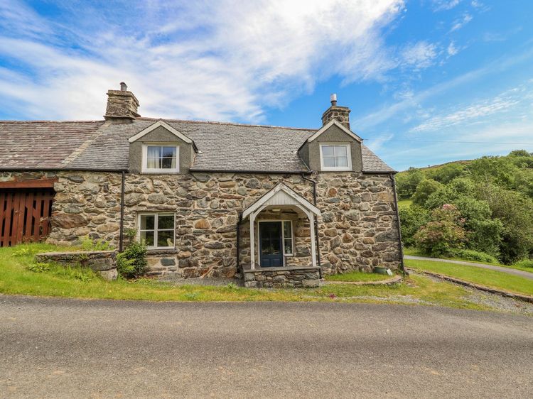 Ty Glan Yr Afon, listing photograph 3