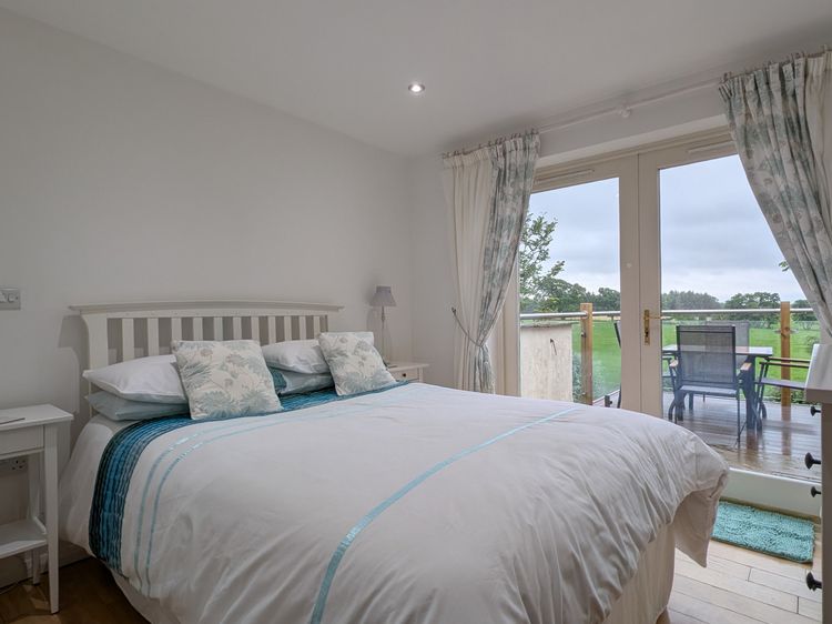 High View Meadows, listing photograph 12