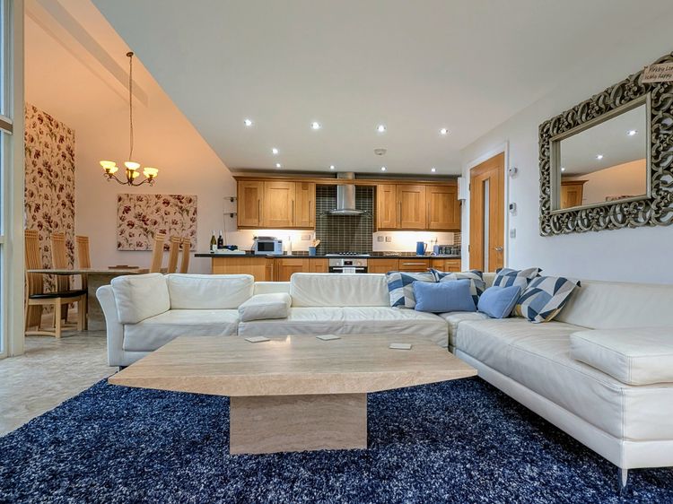 High View Meadows, listing photograph 5