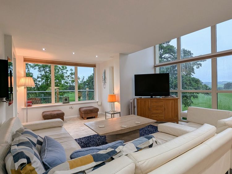 High View Meadows, listing photograph 7