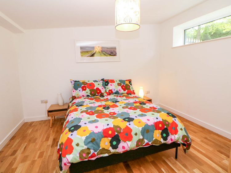 Yew Tree Cottage, listing photograph 12