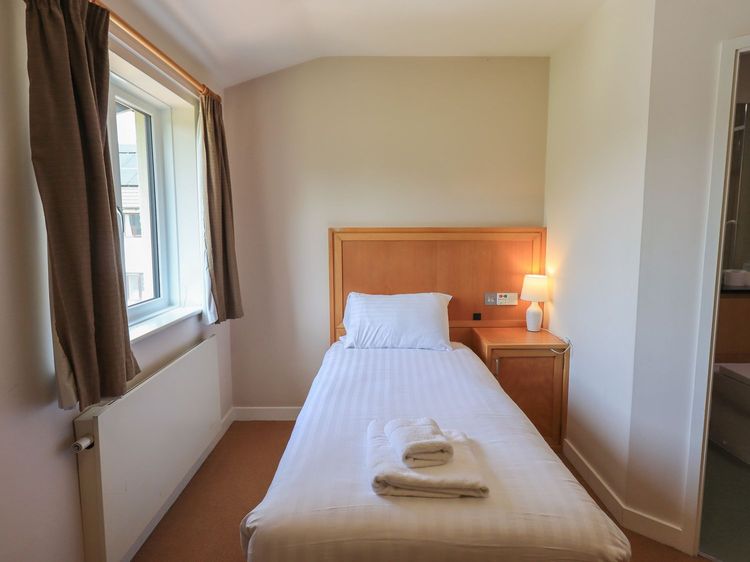 Jubilee Ground-floor Single Bedroom, listing photograph 3