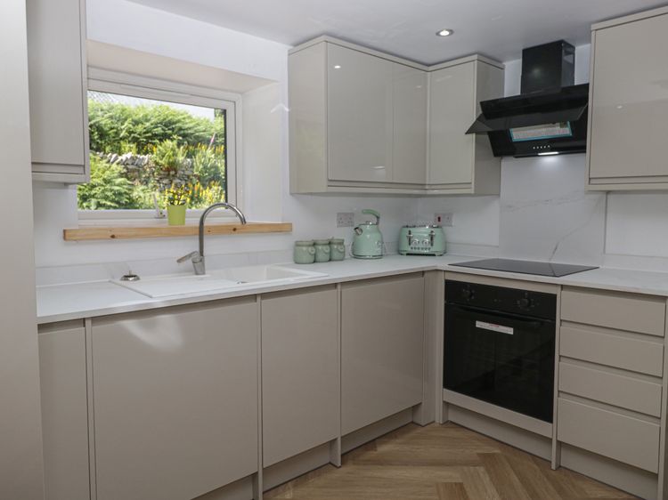 Old Post Office Cottage, listing photograph 11