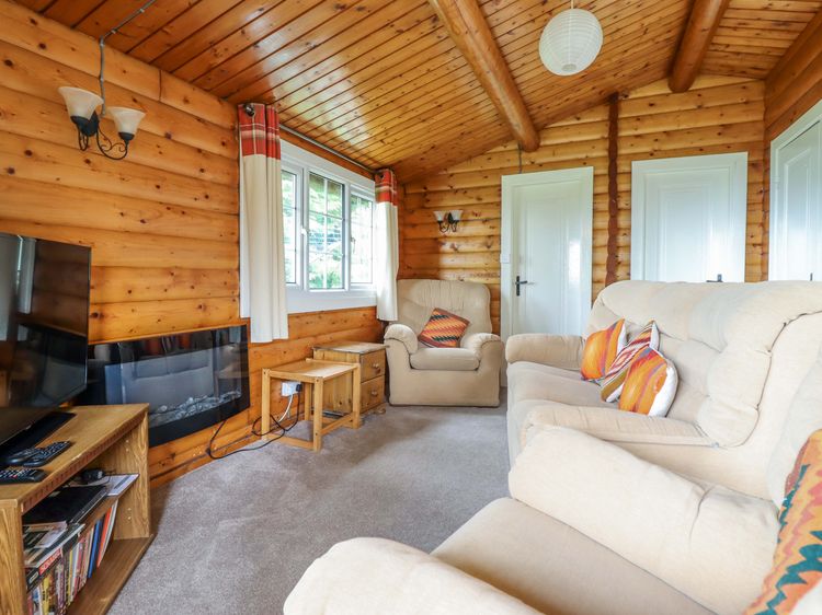 Y Bwthyn Pren, Cabin 209,, listing photograph 5