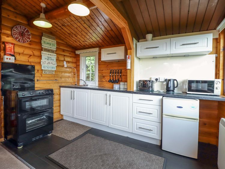 Y Bwthyn Pren, Cabin 209,, listing photograph 10
