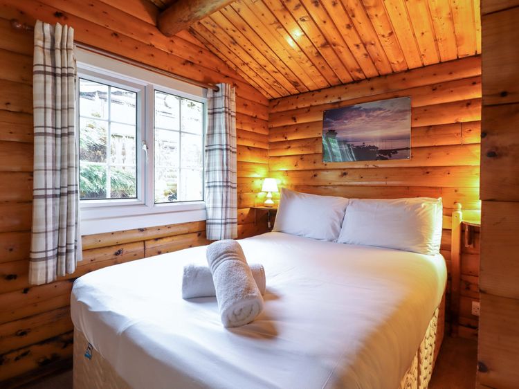 Y Bwthyn Pren, Cabin 209,, listing photograph 11