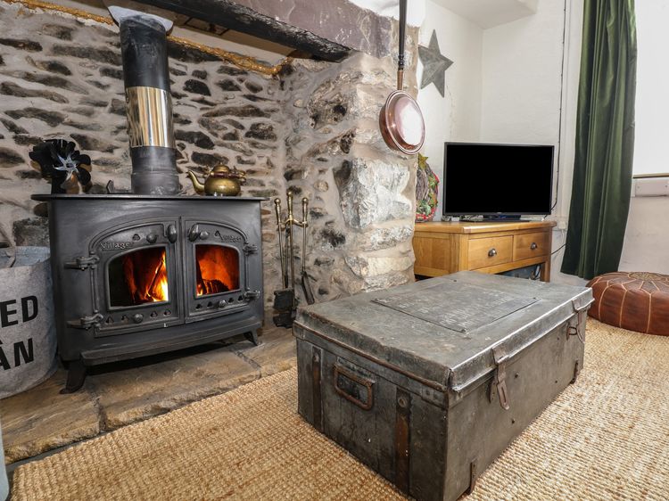 Cobweb Cottage, listing photograph 4