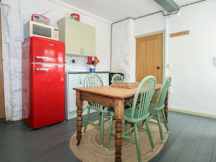 Cobweb Cottage, listing photograph 8