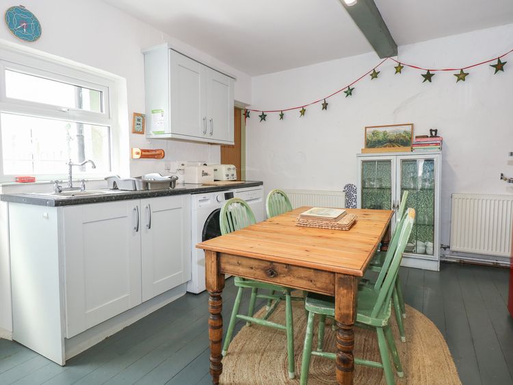 Cobweb Cottage, listing photograph 10