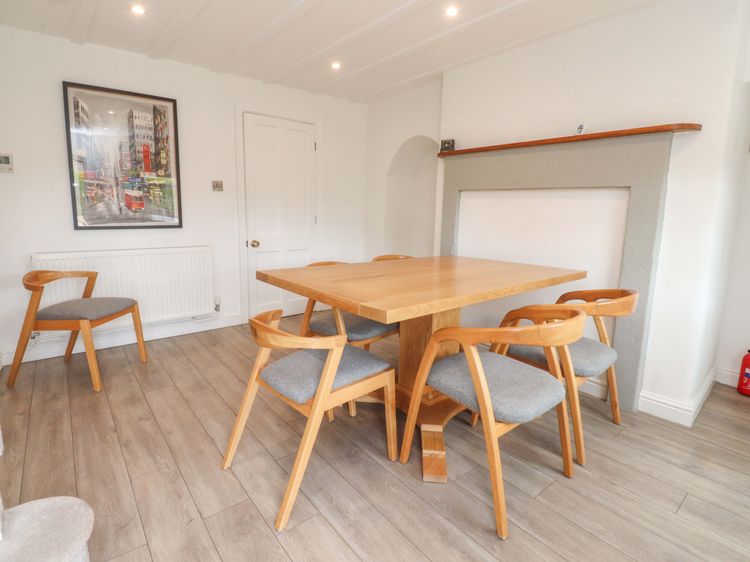 Rose Tree Cottage, listing photograph 11