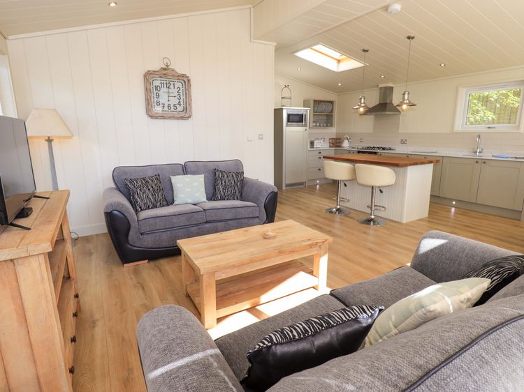 Kingfisher Lodge, listing photograph 6