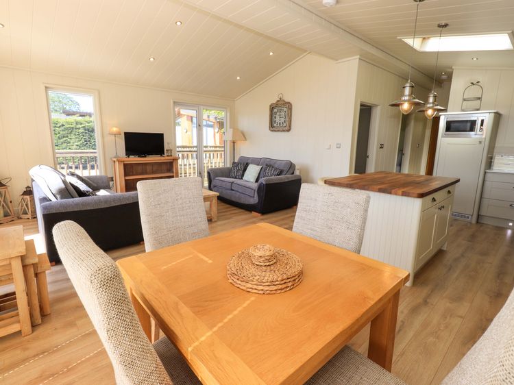 Kingfisher Lodge, listing photograph 10