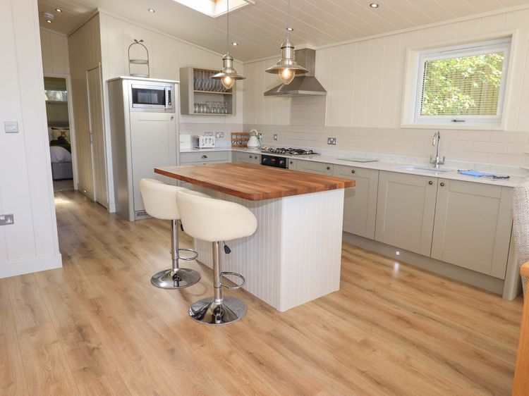 Kingfisher Lodge, listing photograph 12