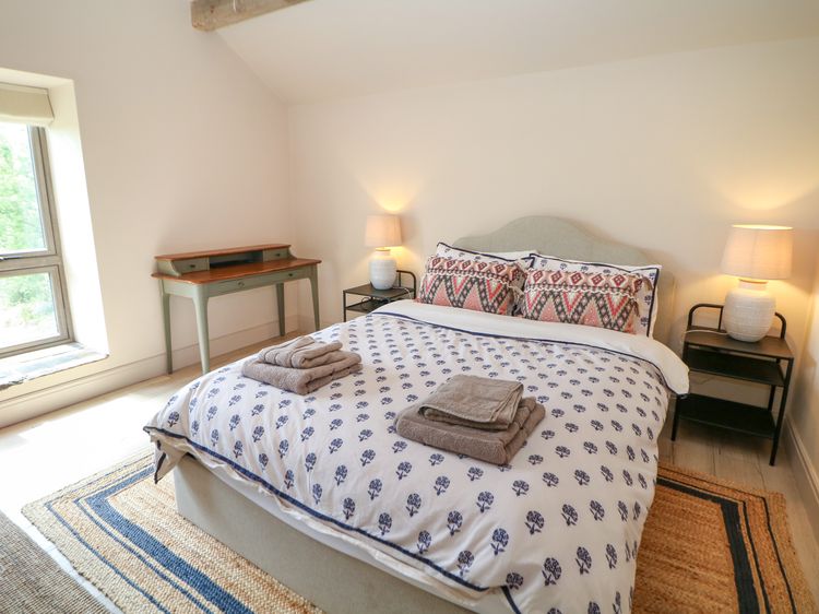 The Plucking Shed - Vineyard Stay, listing photograph 8